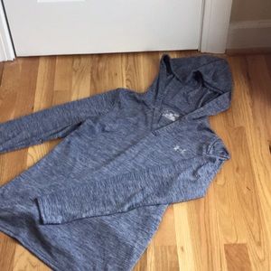 Under Armour Heat Gear Hooded Shirt - never worn